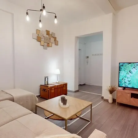 Le Beau Bourg Apartment *